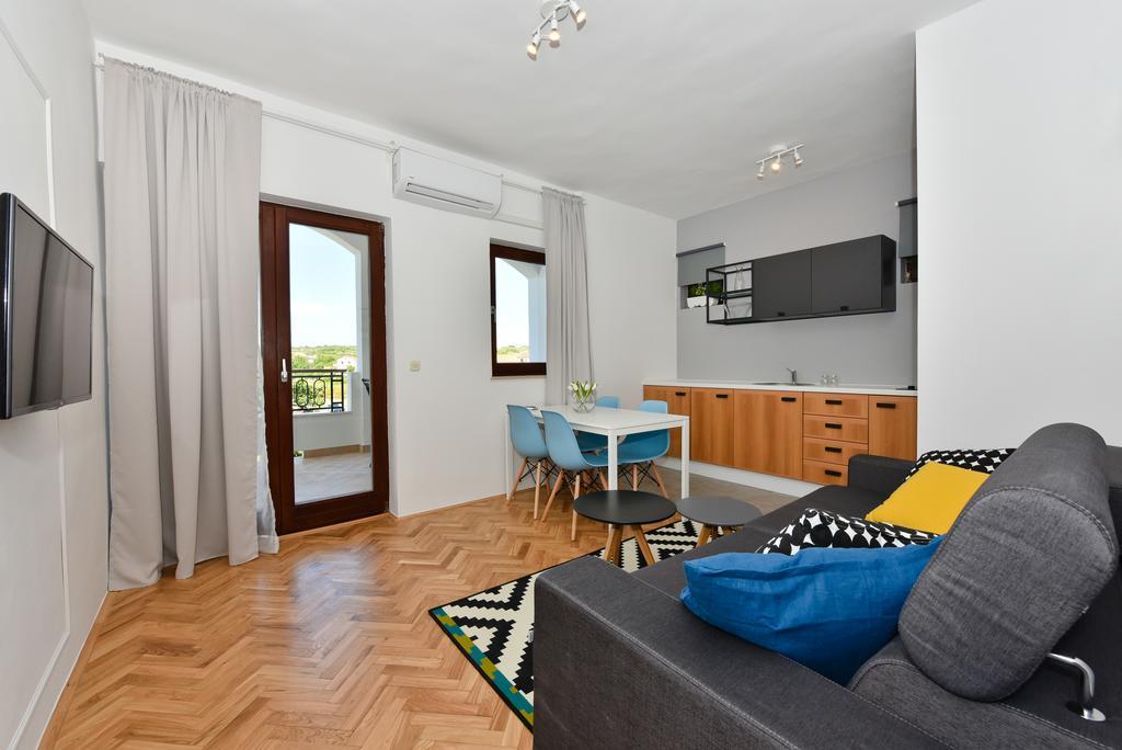 Mediterraneo Garden Apartments Petrcane Exterior photo