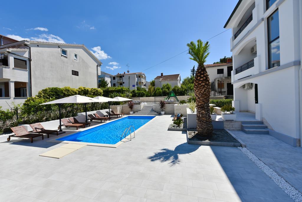 Mediterraneo Garden Apartments Petrcane Exterior photo